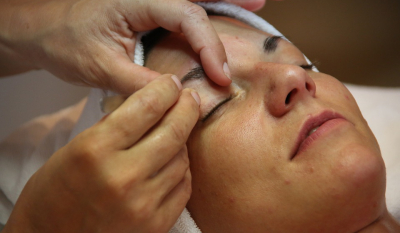 COSMEDA Akademie Kosmetikbehandlung